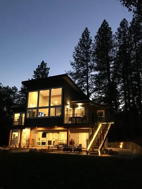 New contemporary home overlooking Rollins Lake. - Image 1