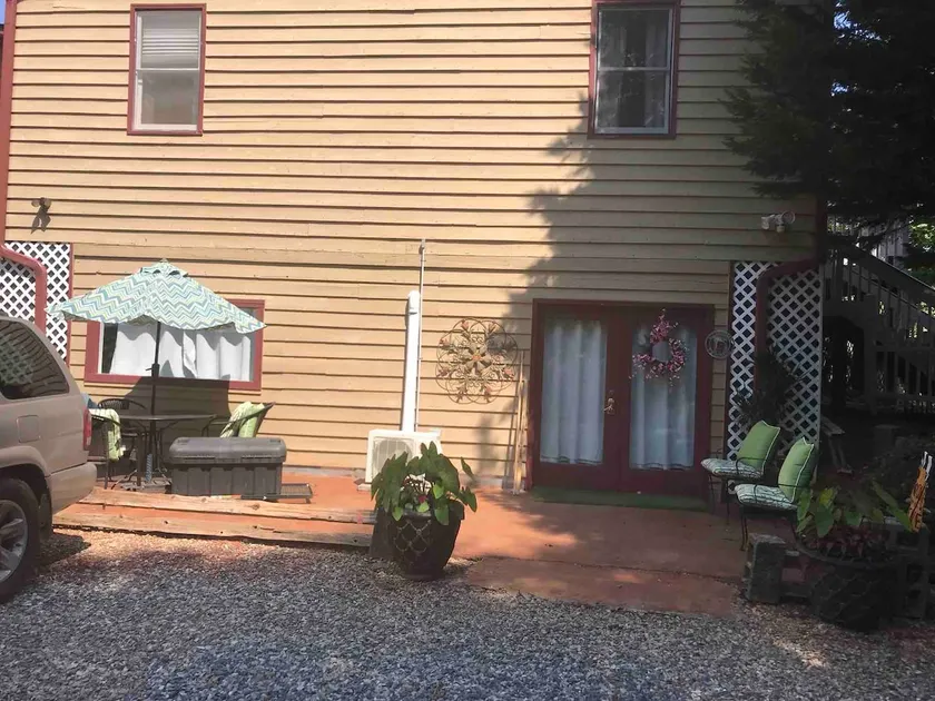 Greystone Acres Guesthouse Unit B - Image 1