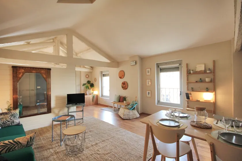 Loft Avignon city center with A/C and Wi-Fi - Image 1