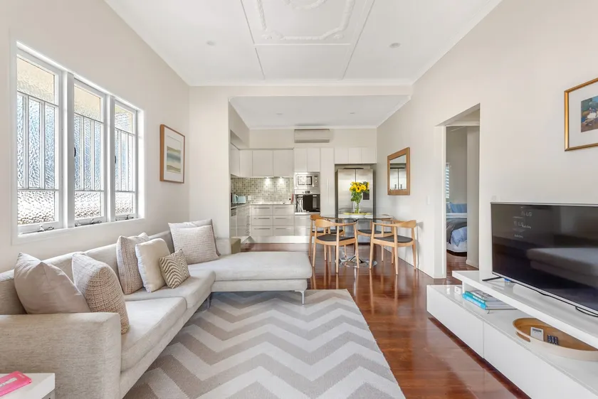 Modern Twist and Old World Charm - 3Bed-2Bath-2Car - Image 1