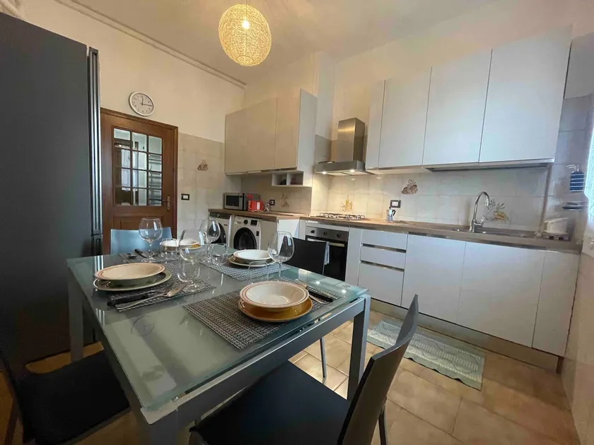 Apartment in a Residential Area - Image 1