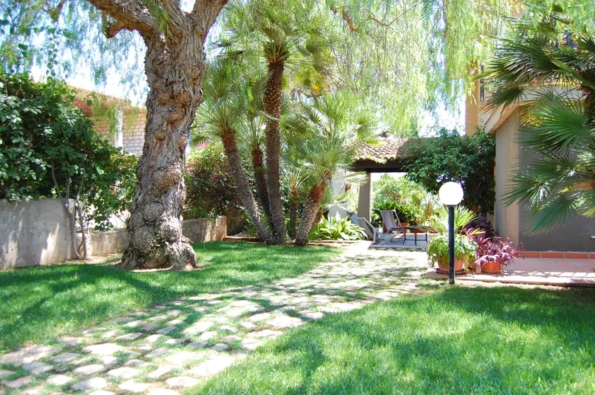 Townhouse for families, 350 meters from the sea - Image 1