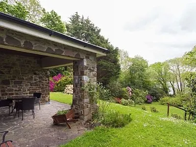 Tranquill and enchanting bungalow by the lake - Image 1