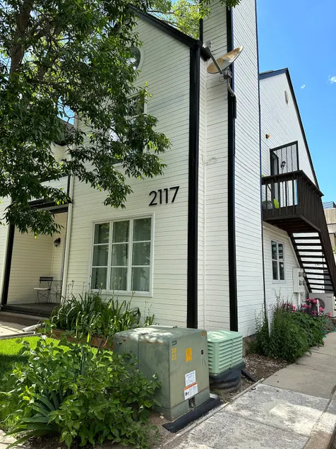Downtown Condo w/ Parking and Balcony - Image 1