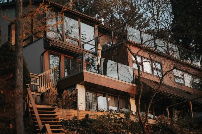 Waterfront Hillside Villa- Resort where luxury & nature unite - Image 1