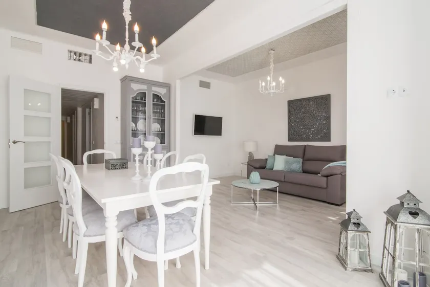 FC Barcelona 1 car FREE parking, Family apartment. - Image 1