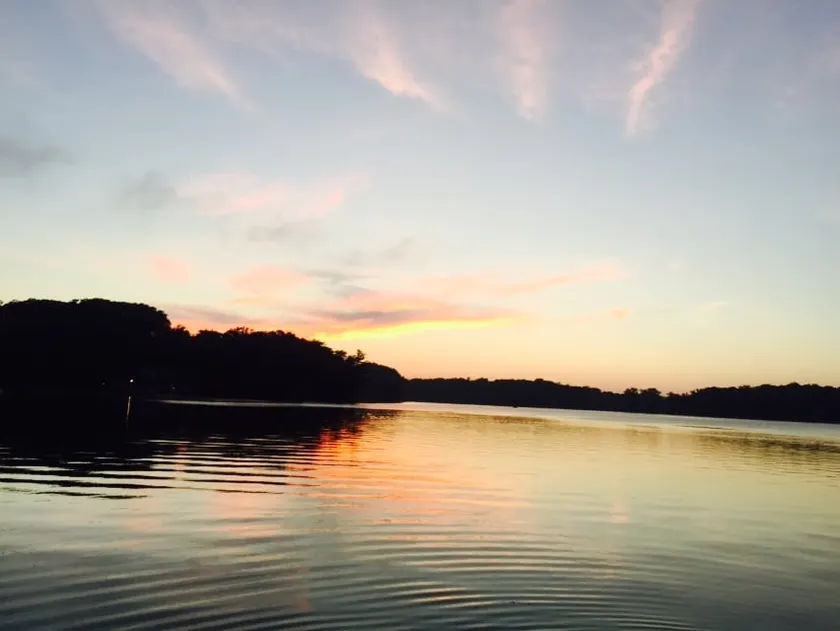 The Lake Escape -Cozy Lakefront Cottage Valparaiso - Image 1