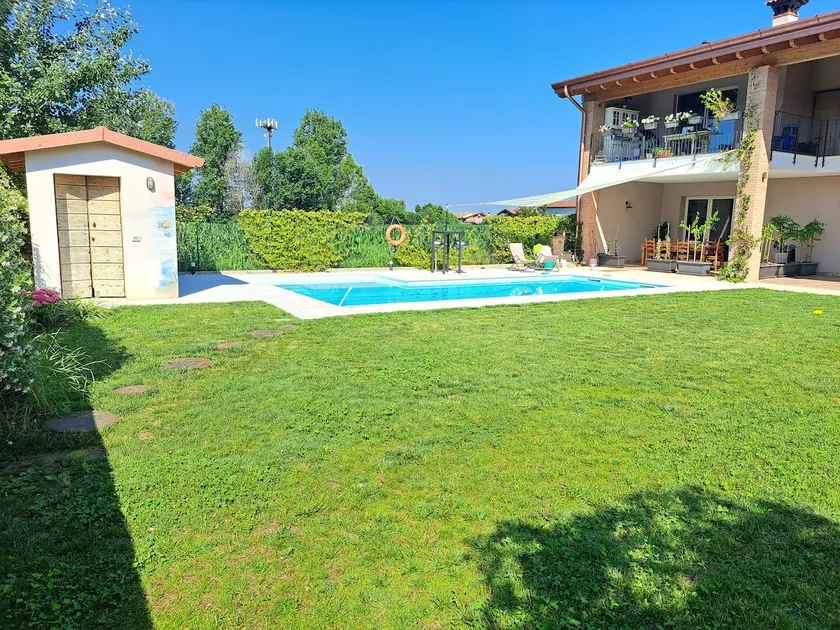 Villa, heated pool, fishing lake and tennis - Image 1
