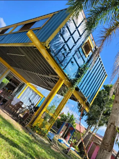Container House 4 Bedrooms 1 Block from Lagoa - Image 1