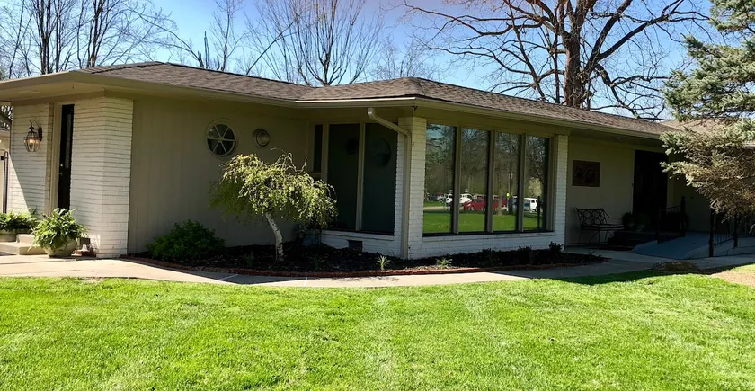 Vintage Dream - Luxury Mid-Century Modern - Image 1