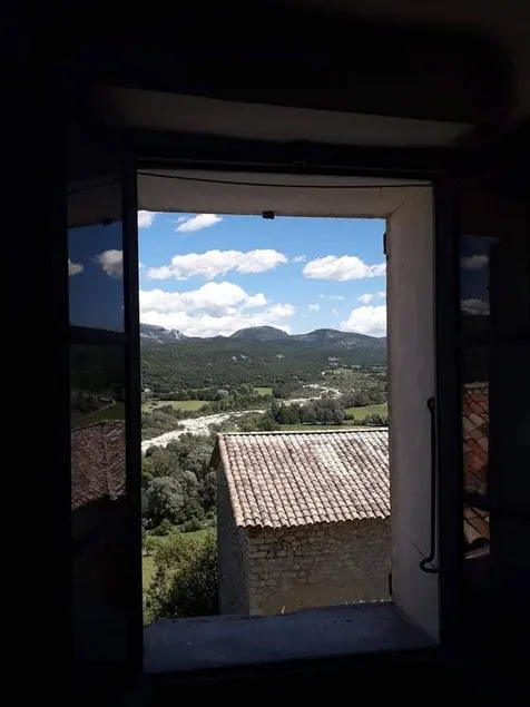 Large apartment with balcony and panoramic view - Image 1