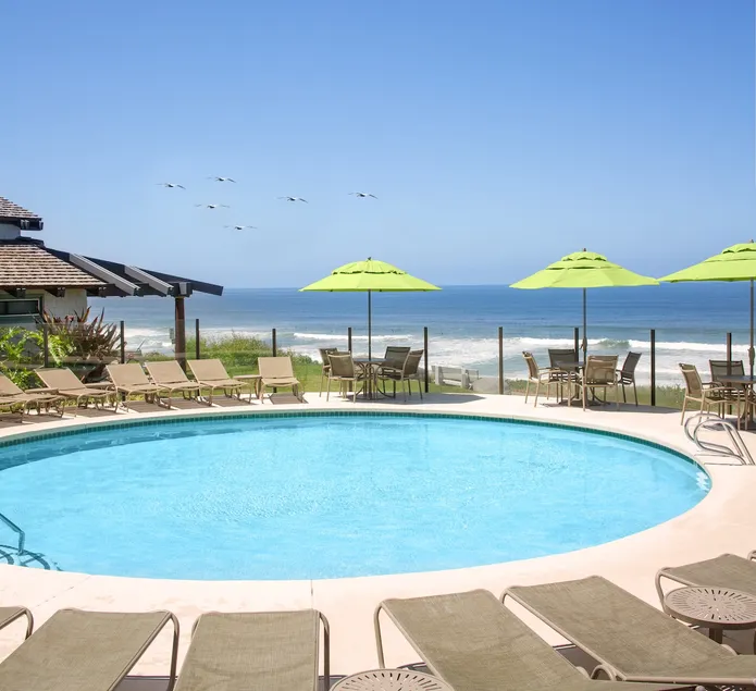 Studio Condo and Wave Crest Resort - Image 1