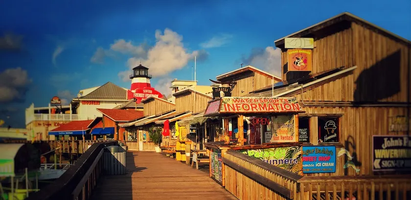 Johns Pass Retreat #4-Walk to beach & 100+vendors! - Image 1