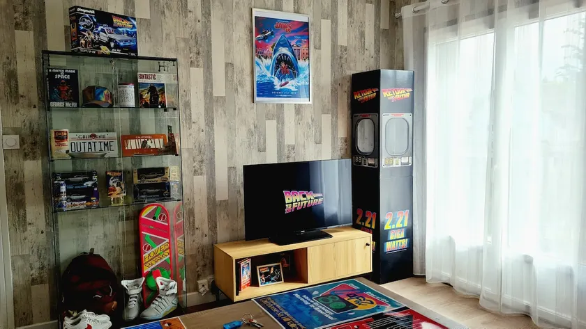 Back to the Future House – 2 bedrooms / garden - Image 1