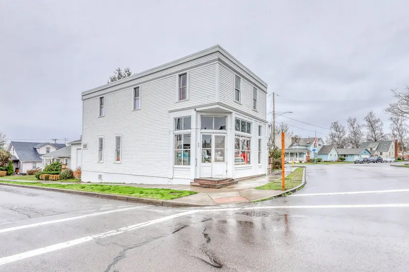 White Corner Inn - Image 1