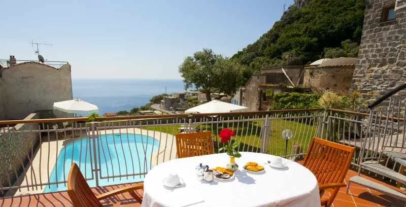 Apartment Marte with Sea View and Pool - Image 1