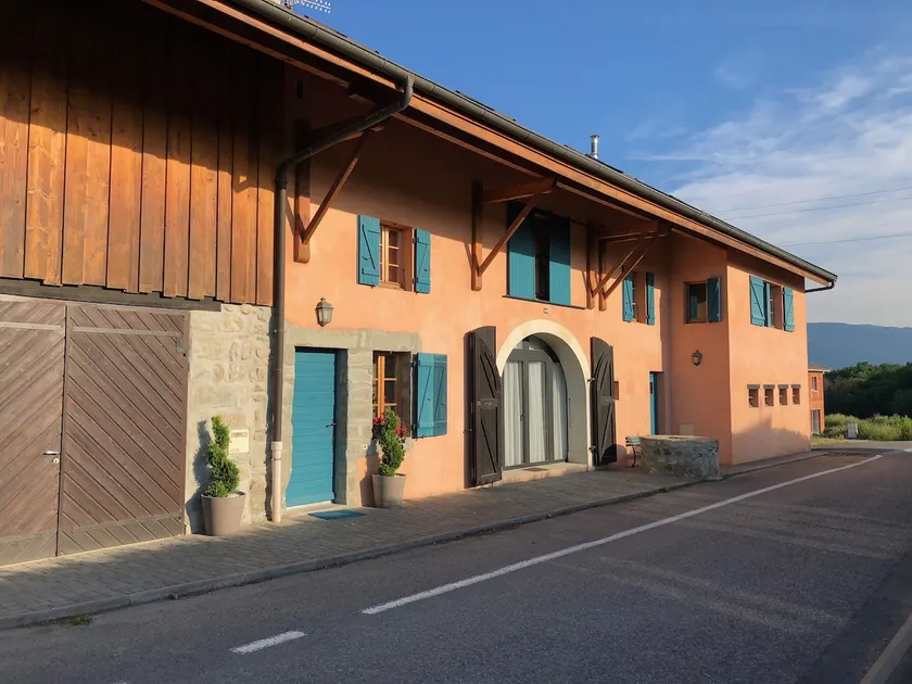 Between Geneva and Annecy, beautiful bright house - Image 1
