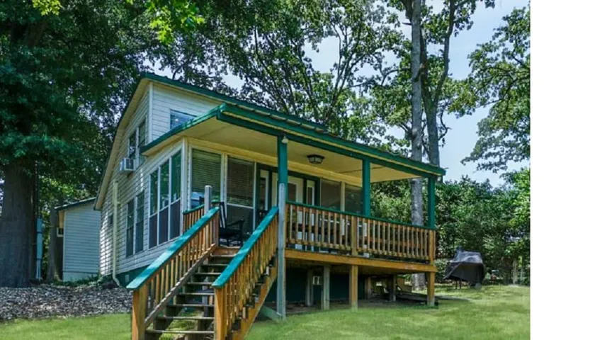 RELAX & ENJOY THE BEAUTY OF LAKE PALESTINE Spectacular Views!!! - Image 1