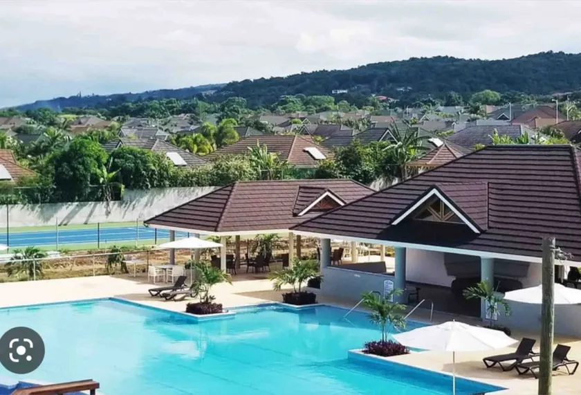 3BR l 24/7 Security l Pool l Beach | AC | Sleeps 6 - Image 1