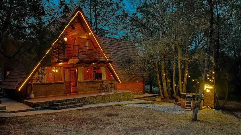 Private corner in the woods with wooden Jacuzzi - Image 1