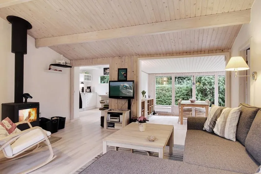 Nice house with private garden 3 min from the water - Image 1