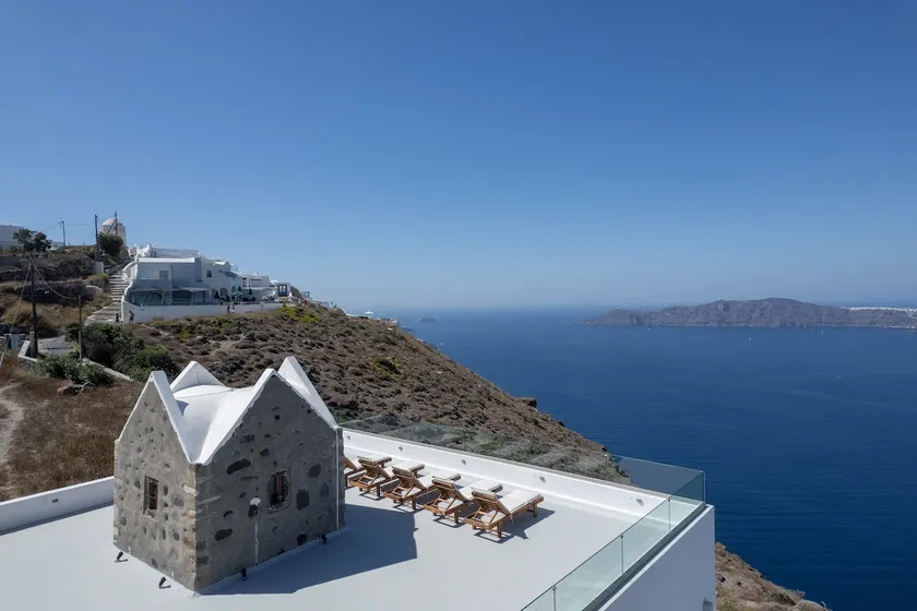 Private Caldera Villa | Escape the Crowds - Image 1