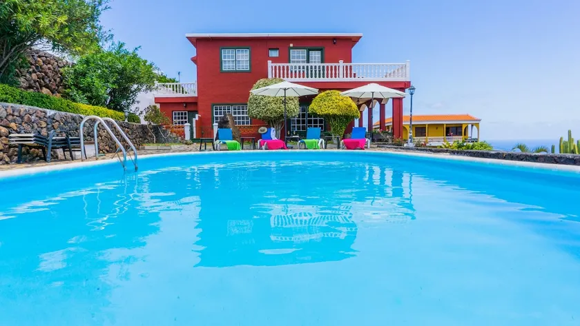 La Rivera Apartments - Image 1