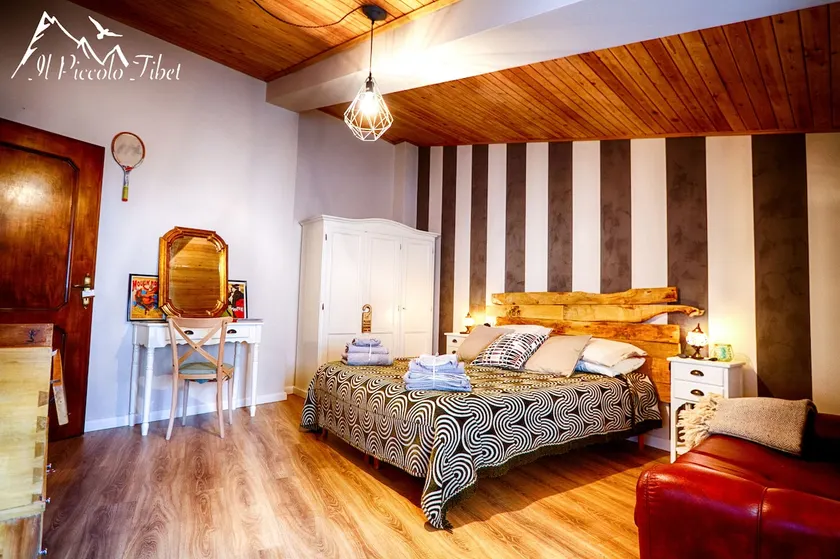 Il Piccolo Tibet/2 bedroom Suite-kitchenette - Image 1