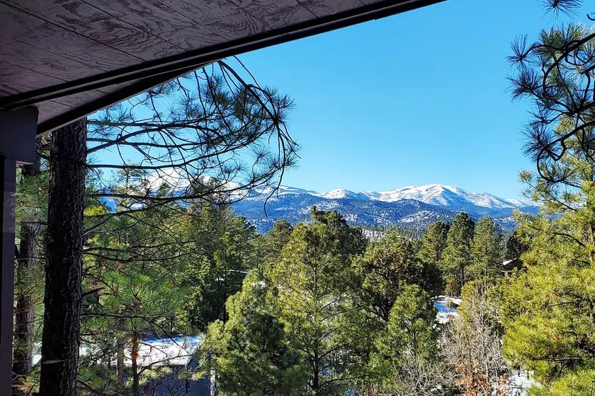 4BR Midtown Chalet, Cabin W/Sierra Blanca Views - Image 1