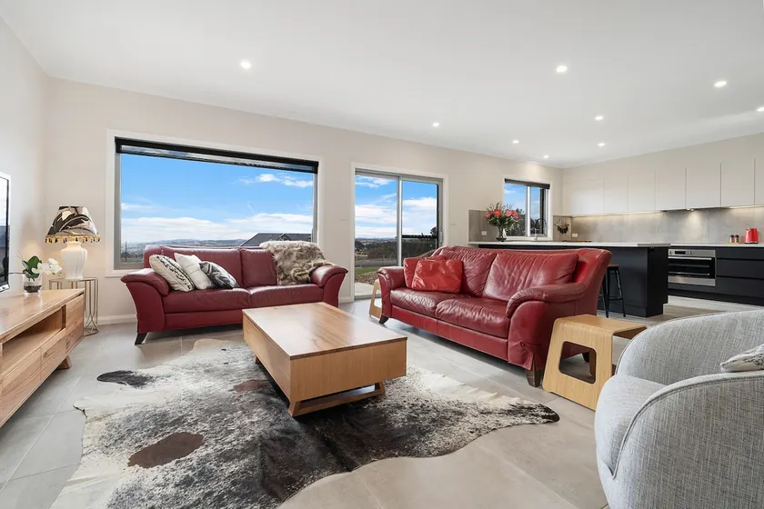 Silverdown Luxury king rooms OR Apartment - Image 1