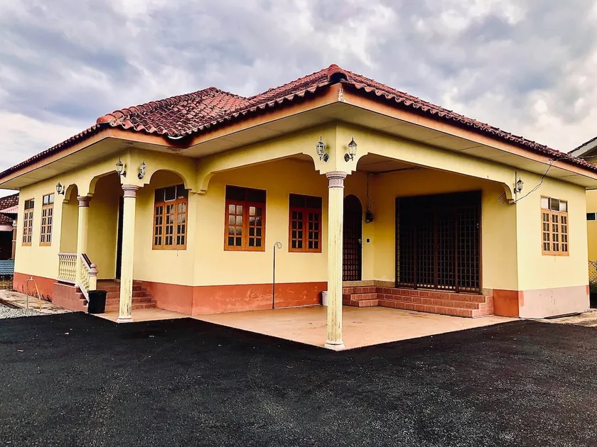 Suki Homestay 2 - Spacious Suburbs Bungalow - Image 1