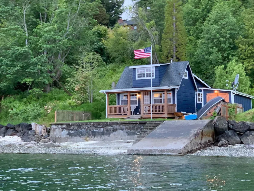 Puget Sound Waterfront - Blue Heron House - Image 1