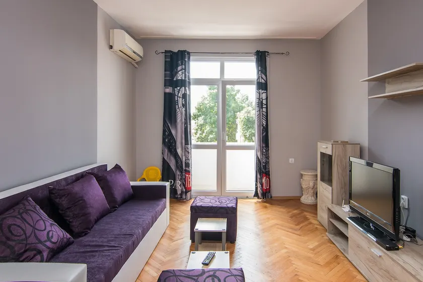 Varna real center apartment six guests - Image 1