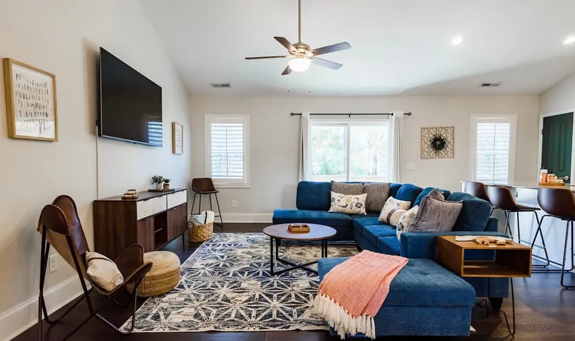 A Home in One! Game Room & Tesla Charger! - Image 1