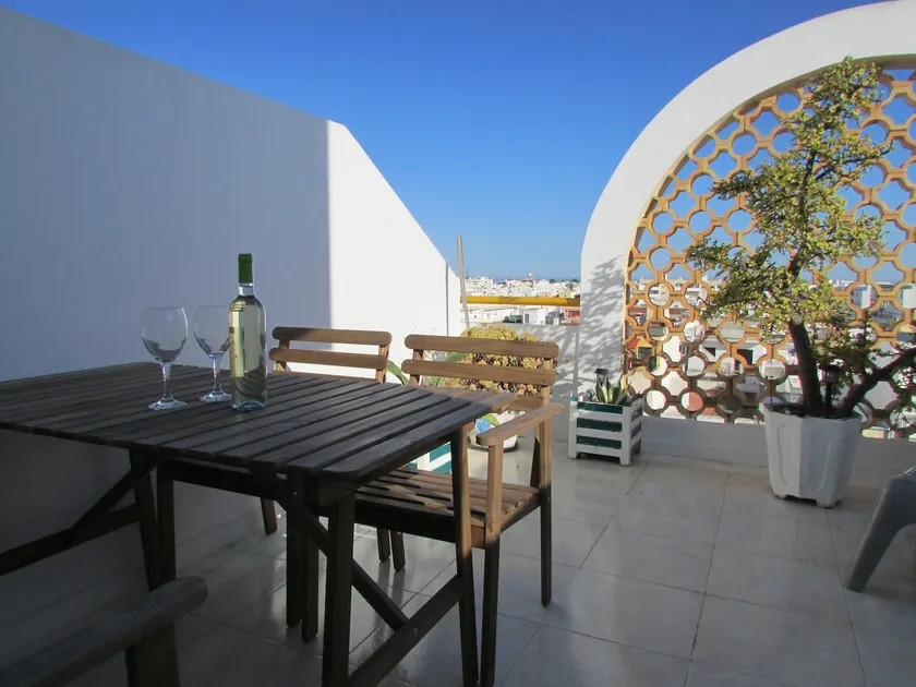 Cubist View Apartment - Image 1
