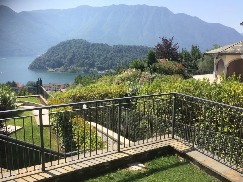 Sweet Home Greenway - garden, pool, lake view - Image 1
