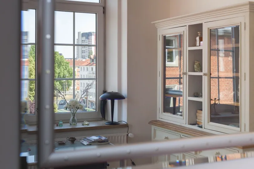 Sunny dream apartment with balcony, close to the city - Image 1