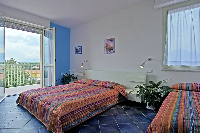 Two-room apartments 20 meters from the sea in Tonfano - Image 1