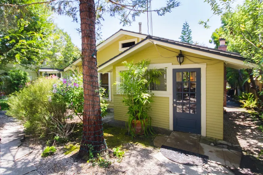 1 bed/1 bath-Jacaranda Cottage - Image 1