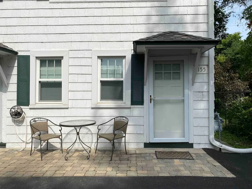 Lovely studio near the beach! (and heated floors!) - Image 1