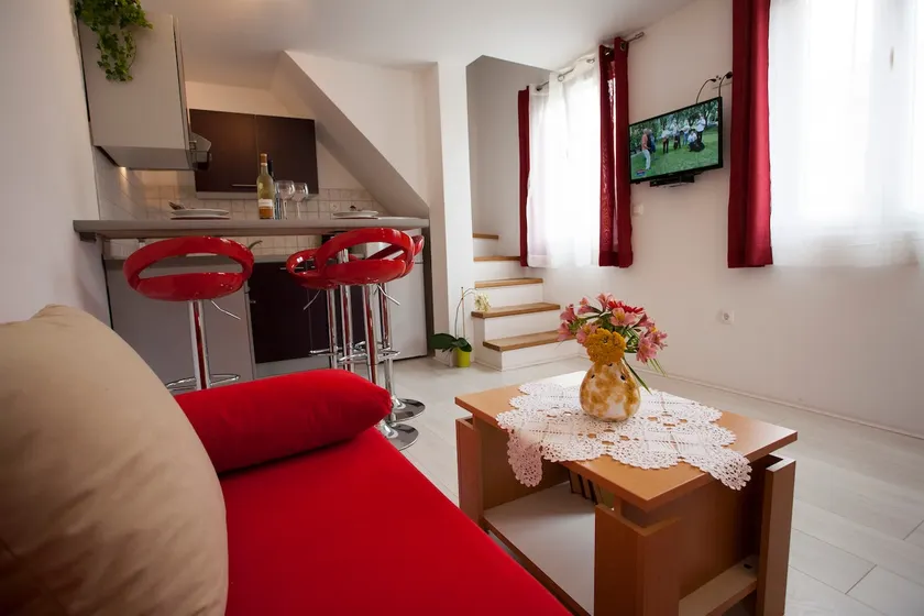 Superior apartment in Stari Grad - Image 1
