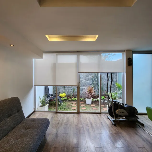Modern, safe, strategic suite close to everything - Image 1