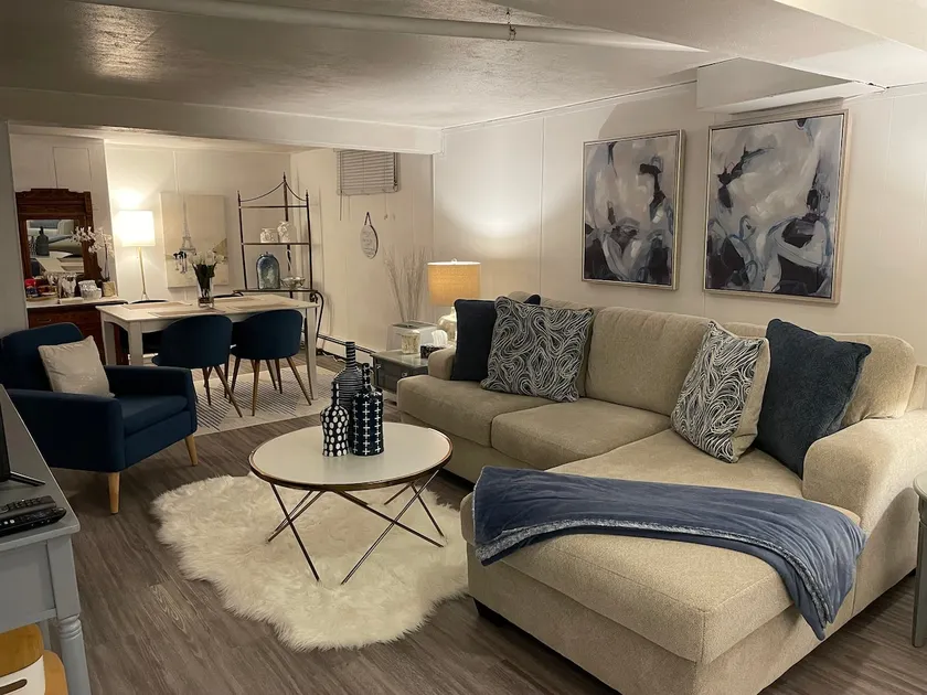 Desirable Upscale Suite Welcomes You! - Image 1