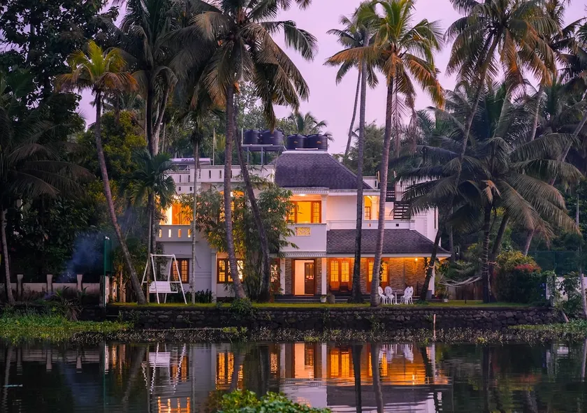 Lakeside Villa near Edappally. - Image 1