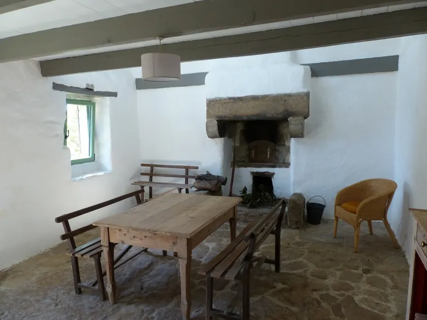 Separate bed and breakfast, with fireplace - Image 1