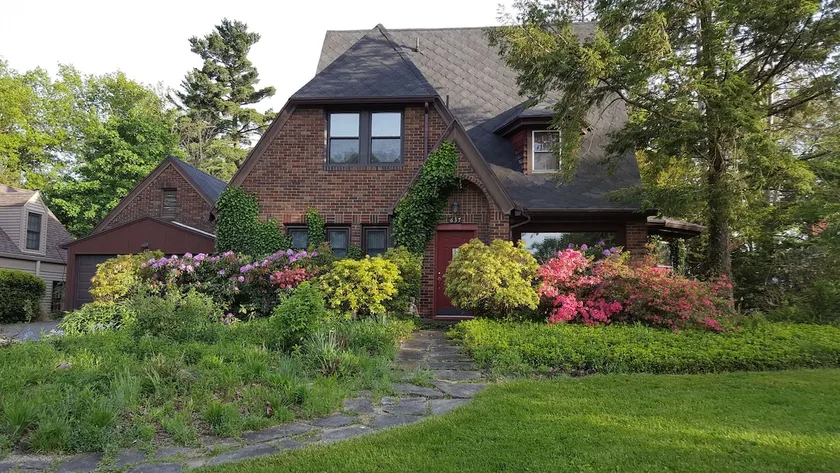 Charming Home in Woodland - Image 1