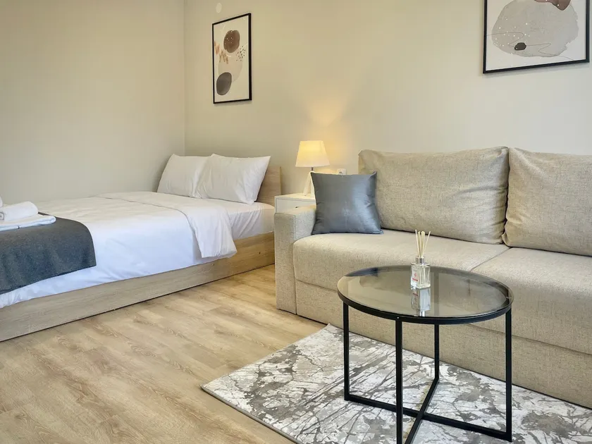 Elegant Studio for 4 Guests in City Center - Image 1