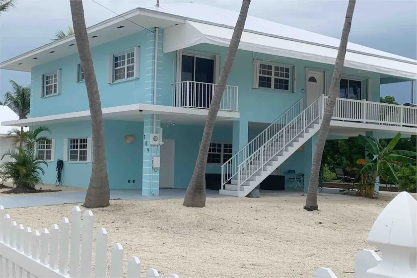 Coconut Cove Waterfront Canal Home - Image 1