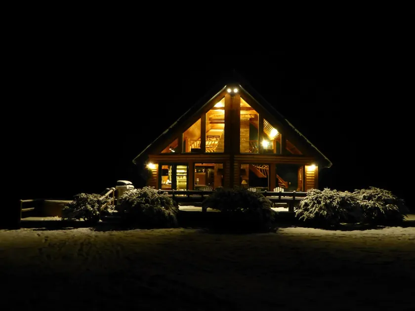 Stowe Log Chalet: Fireplace | Hot Tub | Views+WiFi - Image 1