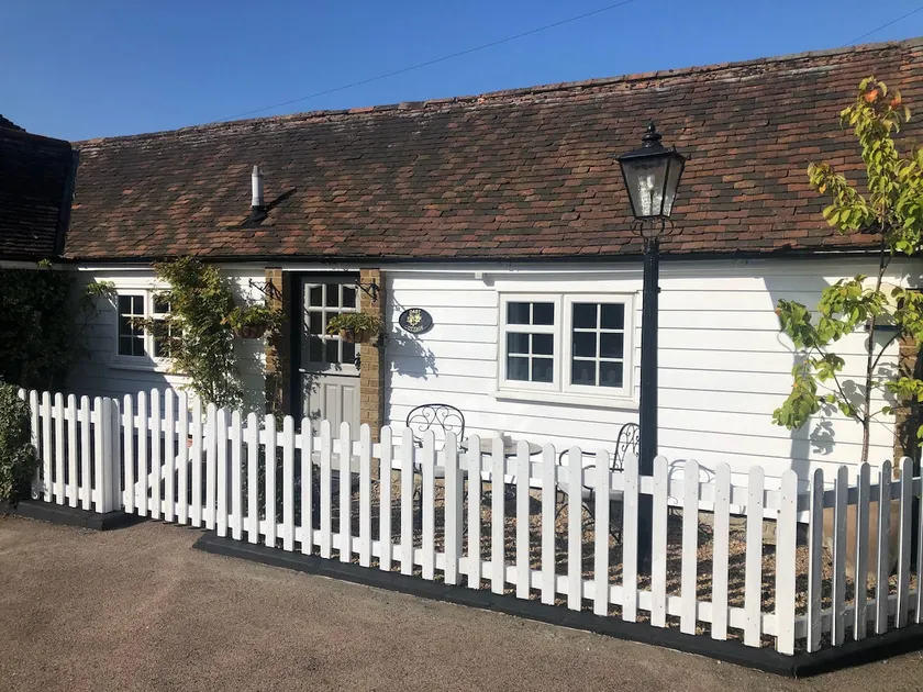 The Oast Cottage: Private Annex with own entrance. - Image 1